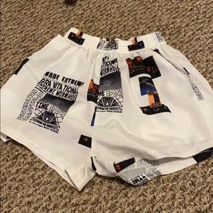 comic shorts with 4 pockets